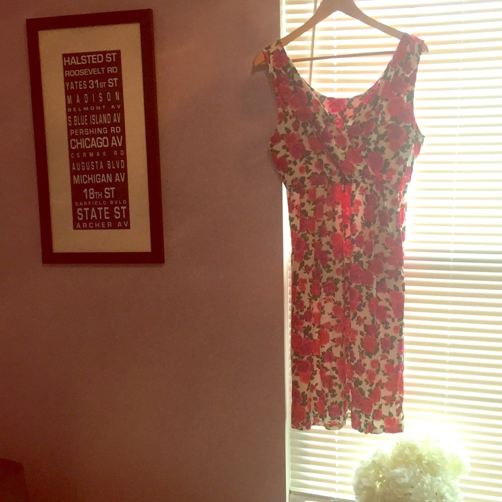 Romantic floral dress. Print loves curves!